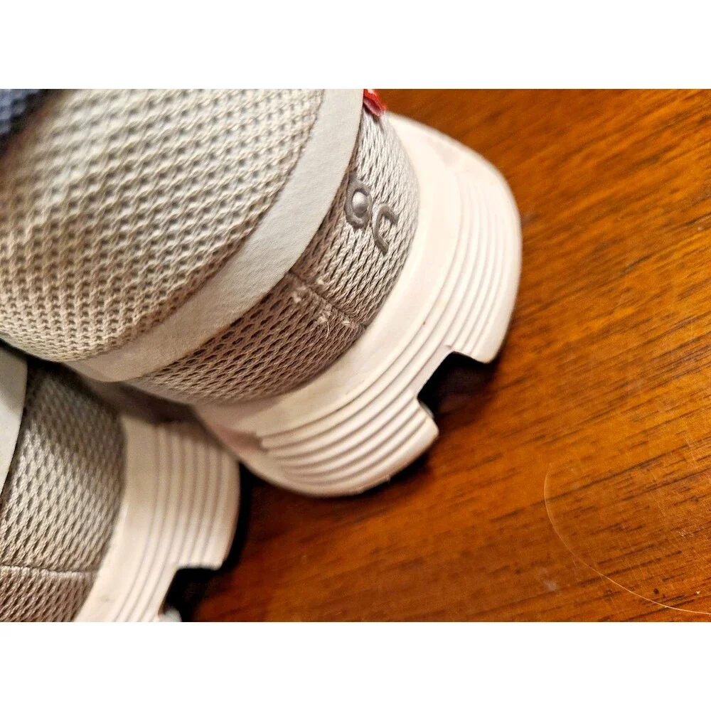 On Cloud 5 Womens Running Shoes Light Blue 59.98895 US 8.5 Low Top Sneakers